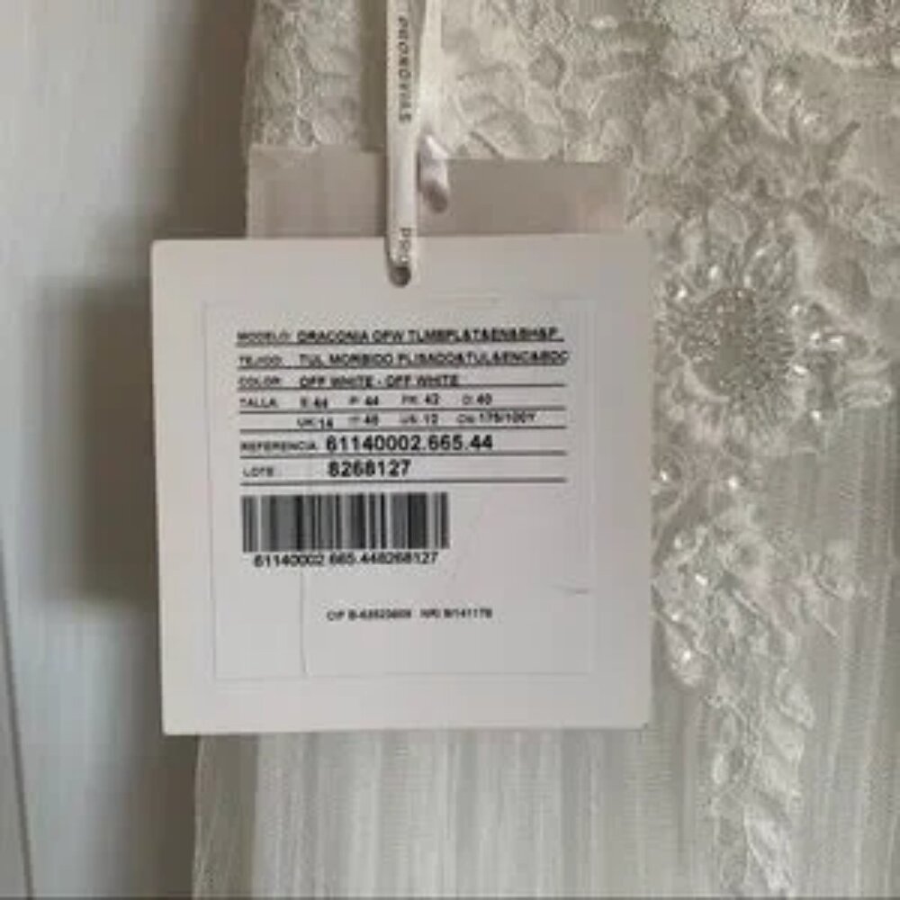 Pronovias Draconia Wedding Dress - Picture 12 of 13